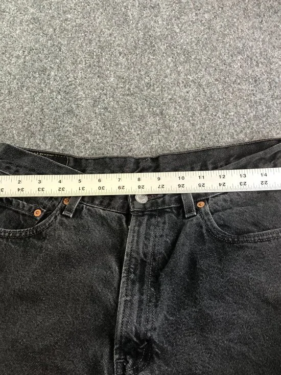 Vintage Y2K Levis 550 Denim Shorts Mens 32 Black Relaxed Gray Jort Skate - Picture 3 of 8
